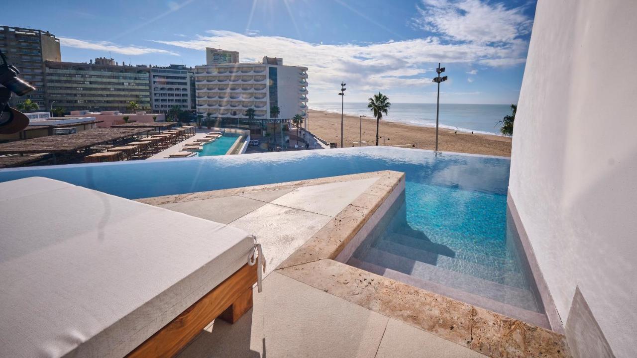 Superior Swim up Room Only adults 18